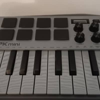 Akai MPK Mini MK3 25-Key MIDI Controller, Gray MPKMINI3G - Adorama