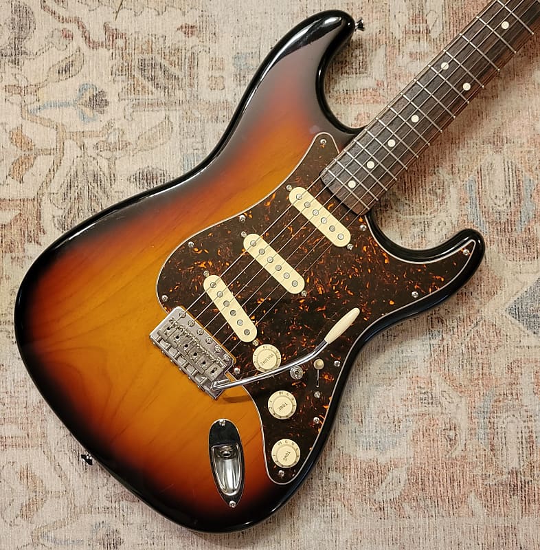 Fender Stratocaster MIJ '62 Reissue 1993-94 - 3-Tone Sunburst image 1