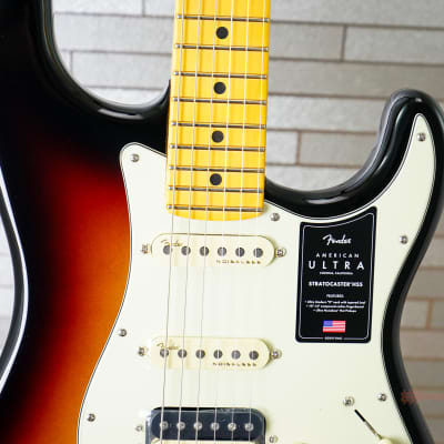 Fender American Ultra Stratocaster with Maple Fretboard - Ultraburst image 4