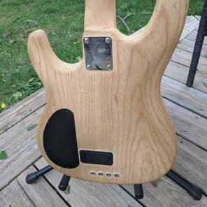 Carvin Bass Guitar - BK4A - Swamp Ash - Ebony Fretboard image 7