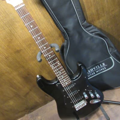 Kramer Focus 111s Strat Style Ele Guitar With New Gig Bag image 3