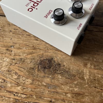 ギター Catsledine Olympic Custom Fuzz hqdefault.jpg
