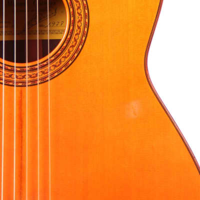 Manuel Caceres - sensational guitar by the Jose Ramirez luthier + Arcangel Fernandez partner + Video image 3