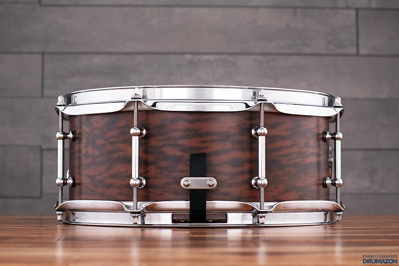 EVETTS 13 X 5.5 QUEENSLAND WALNUT SNARE DRUM, TIGER MYRTLE VENEER