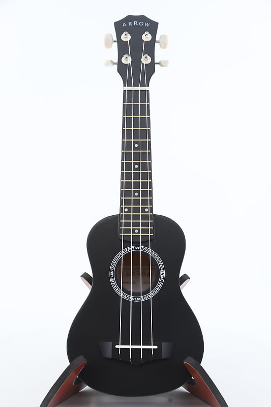 Soprano ukulele with Arrow PB10 BK Soprano Black *SET* accessory kit. image 1