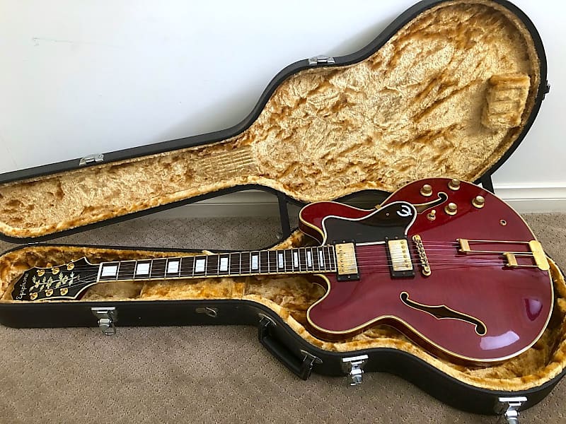 ギター Epiphone Sheraton Epiphone Epiphone's Elegant, Versatile Tone Machine – Gibson