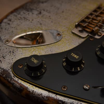 Fender Stratocaster HSS Heavy Relic Custom Silver Sparkle O Black image 9