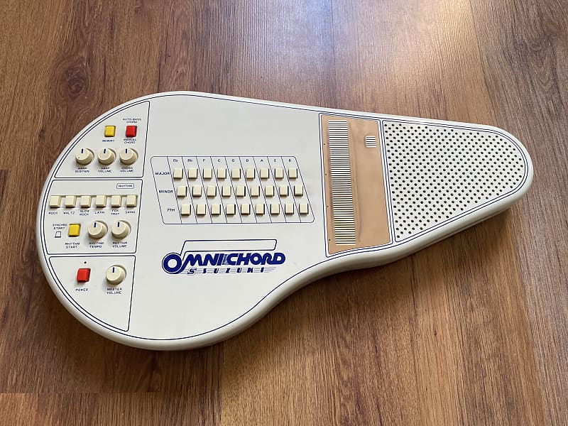 Suzuki OM-27 Omnichord 1981 - Ivory