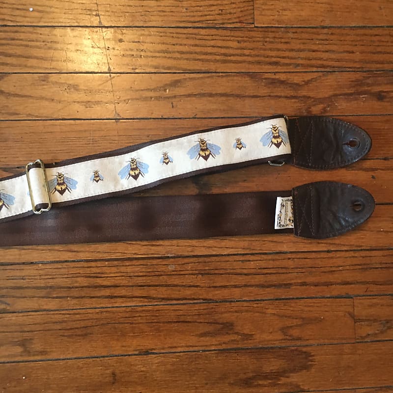 Bee guitar deals strap