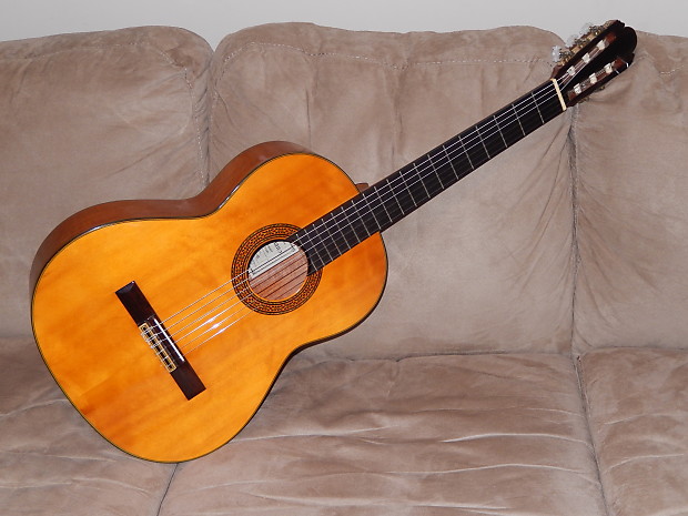 HAND MADE IN JAPAN VINTAGE SHINANO SC25 CLASSICAL GUITAR IN