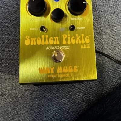 Way Huge WHE401 Swollen Pickle MkII Jumbo Fuzz