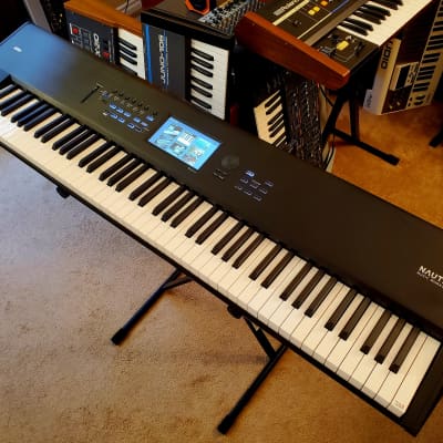 KORG NAUTILUS AT 88 PROFESSIONAL STUDIO PRODUCTION WORKSTATION IN AMAZING CONDITION IN THE BOX!