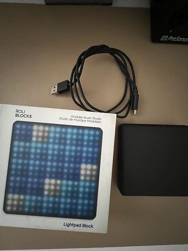 DTM・DAW Roli Lightpad Block MIDI Controller Roli Blocks - Exploring the Lightpad Block - YouTube
