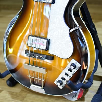 Hofner HCT Club Sunburst Electric Bass Guitar image 3