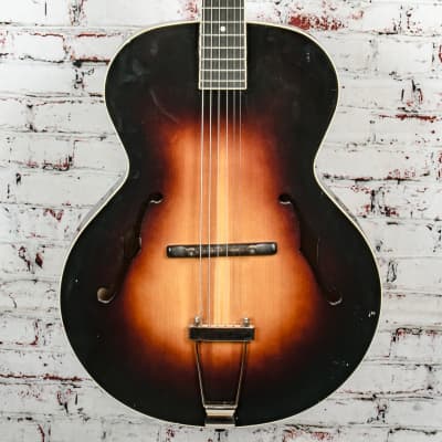 The Loar LH-700-VS Archtop Acoustic Guitar, Vintage Sunburst w/ Case x1582 (USED) for sale