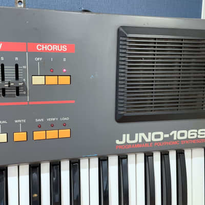 Roland Juno 106s 61-Key Programmable Polyphonic Synthesizer - Black image 4