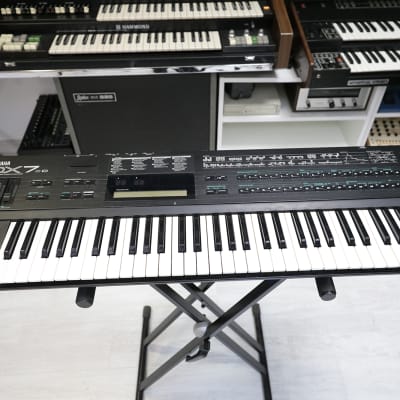 Buy used Yamaha DX7 II D 16-Voice Synthesizer