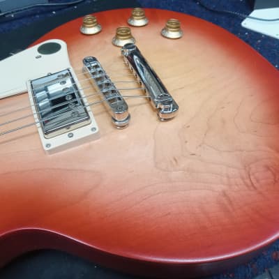 Gibson Les Paul Tribute in Satin Cherry Sunburst 2022 New Old Stock! image 3