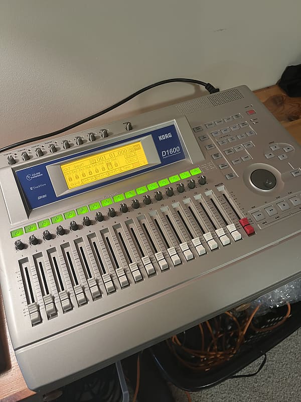 Korg D1600 Digital Recording Studio