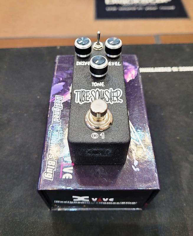 Xvive Tube Squasher Overdrive Reverb UK