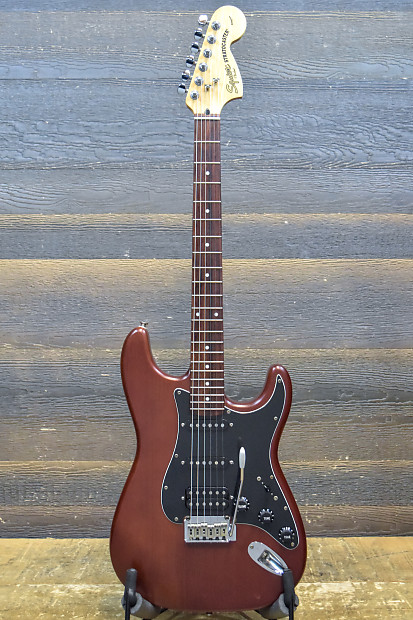 Squier by Fender Standard Fat Strat HSS Satin Walnut Electric