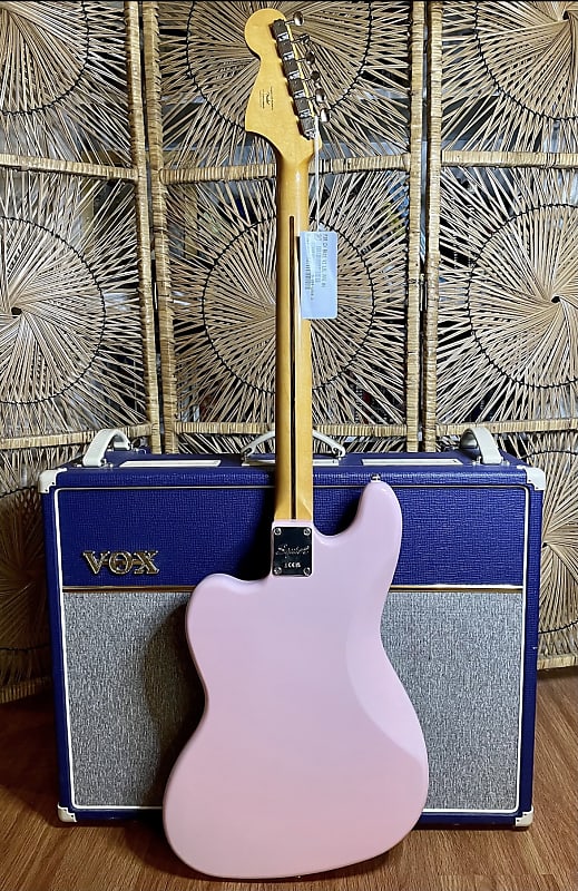 Squier Bass Ⅵ FSR Shell Pink Squier Bass VI 2021 FSR Shell Pink, Matching Headstock