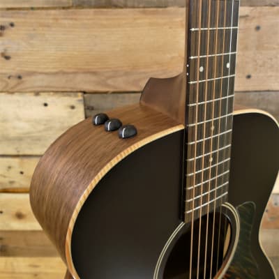 Taylor American Dream AD12e-SB Grand Concert Spruce/Walnut Acoustic-Electric Guitar - Sunburst image 4