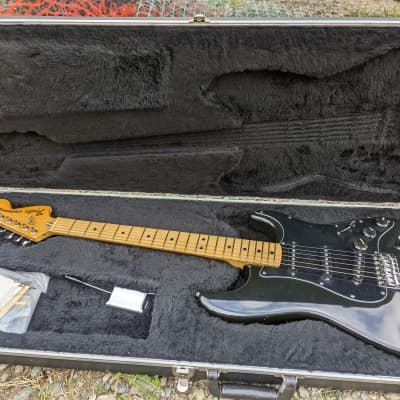 Fender Stratocaster with Maple Fretboard 1981 Black image 1