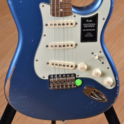 Fender Vintera Road Worn '60s Stratocaster Pau Ferro Fingerboard Lake Placid Blue image 10