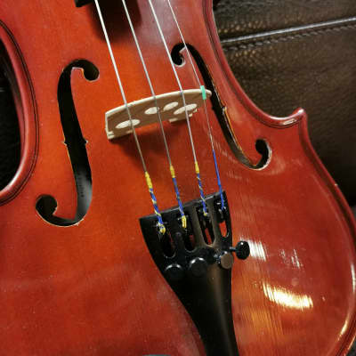 Menzel 1/2 Violin with Case and Bow - Natural image 4