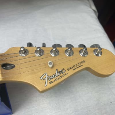 Fender Standard Stratocaster Guitar with Noiseless pickups - MIM Mexico 2003 - 3-Tone Sunburst / Maple neck image 11