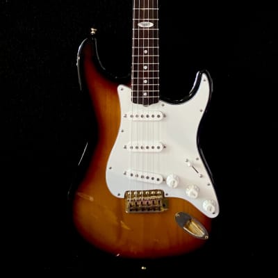 Fender '97 Collector's Edition Stratocaster 1997 - 3-Color Sunburst for sale