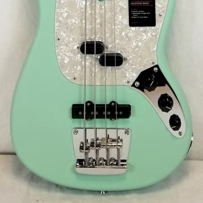 Fender American Performer Mustang Electric Bass Guitar, Rosewood Fingerboard, Satin Surf Green, Bag image 6