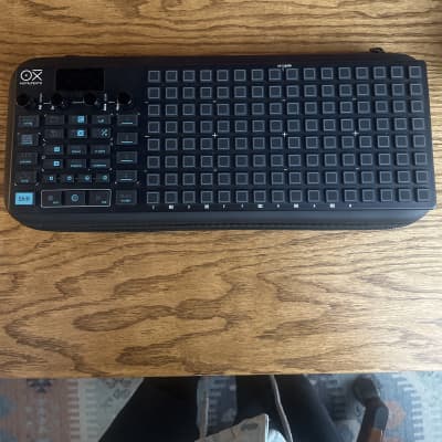 OXI ONE MIDI/CV Sequencer BLACK Edition + Travel Case - OXI