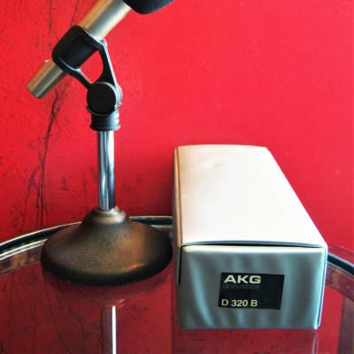 Vintage 1980's AKG D3900 dynamic hyper cardioid microphone w