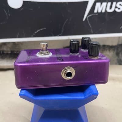 Tone Factor ( pre-Mojo Hand FX ) Huckleberry v1 Fuzz Pedal - Purple image 4