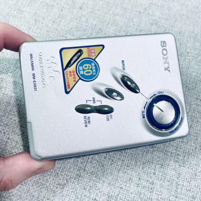 Sony EX631 Walkman Cassette Player, Near Mint Silver, Working ! image 2