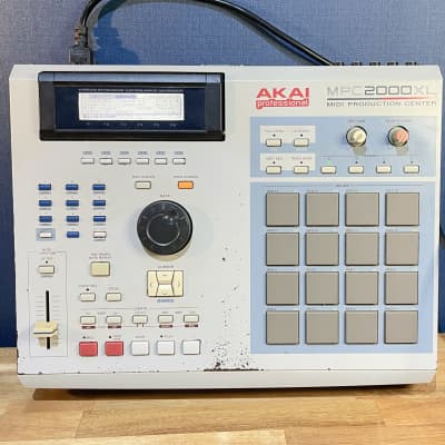 [Very Good] Akai MPC2000XL MIDI Production Center - Grey 32MB RAM image 1