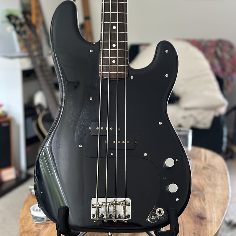 Squier Silver Series Precision Bass 90's - Black | Reverb