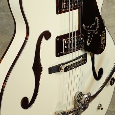 GRETSCH G6636-RF Richard Fortus Signature Falcon Center Block Double-Cut w/Bigsby - White image 11