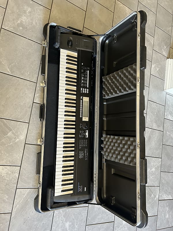 TR76 76Key Music Workstation Keyboard 2000s Black Reverb