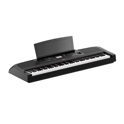 Yamaha DGX670 88-Key Portable Grand Piano With Adaptor & Pedal