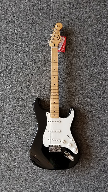 Fender Mexican Standard Stratocaster 2015 Black Maple Neck with