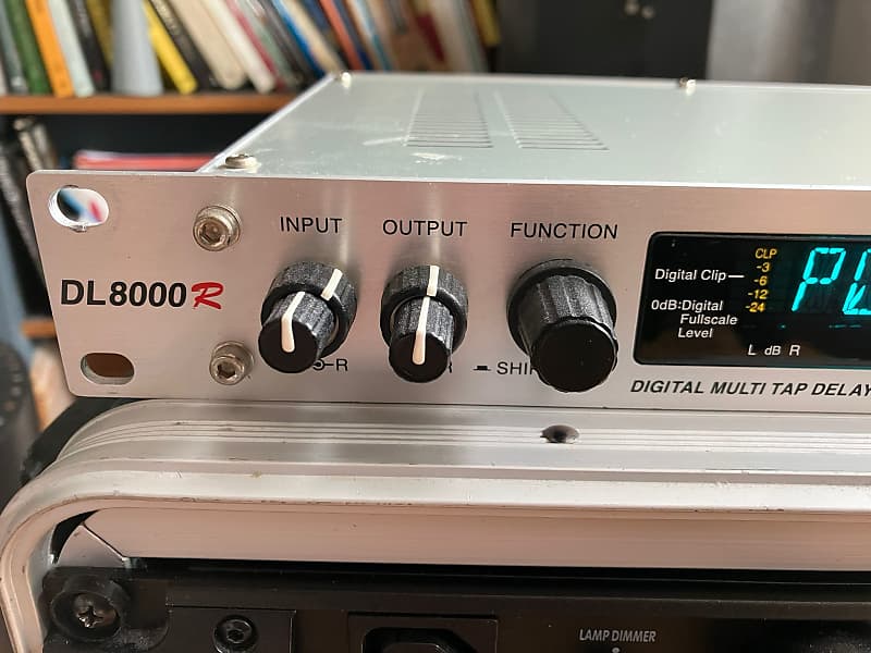 希少 ☆ KORG DL8000 R デジタルマルチタップディレイ ☆希少☆ KORG DL8000 R デジタルマルチタップディレイ（Korg
