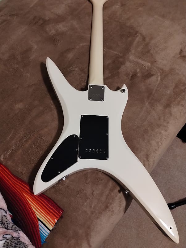 B.C Rich 日本製 white B.C Rich 日本製 white
