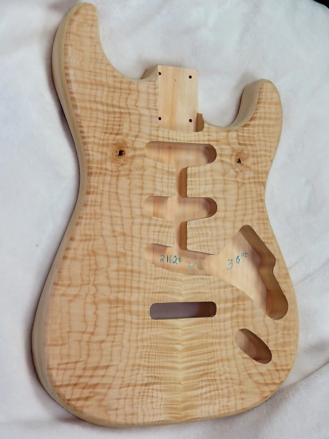 Maple body stratocaster on sale