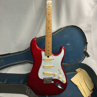 Memphis Sparkle Red Lawsuit Stratocaster Electric Guitar for sale