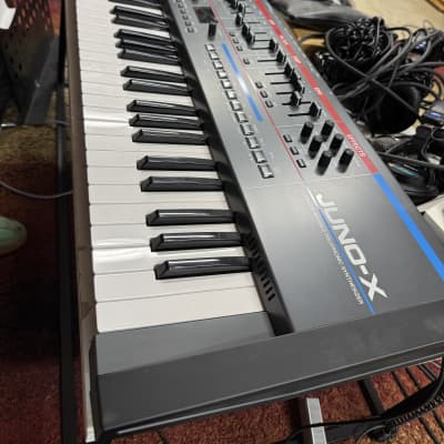 Roland Juno-X 61-Key Programmable Polyphonic Synthesizer 2022 - Present - Black