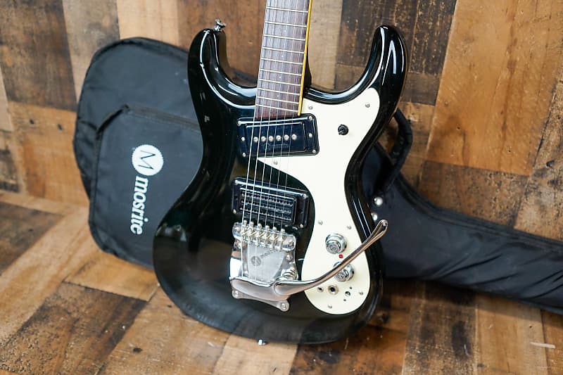 1970's Mosrite Japan Avenger w/Vibramatic Vibrato (Black