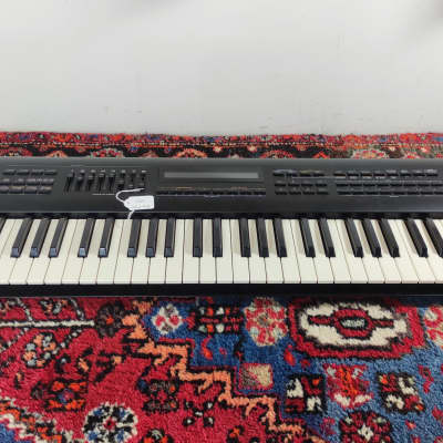 Roland JV-80 61-Key Multi-Timbral Synthesizer 1992 - 1994 - Black